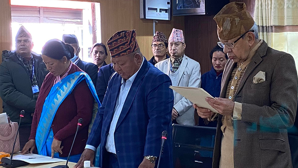 प्रेम आले र माया राईले लिए सांसदको सपथ 